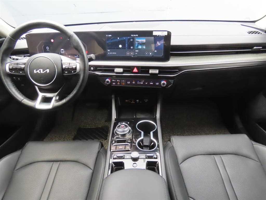 Kia K5 — photo 07