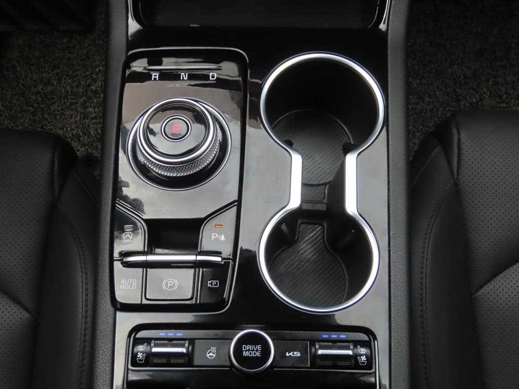 Kia K5 — photo 11