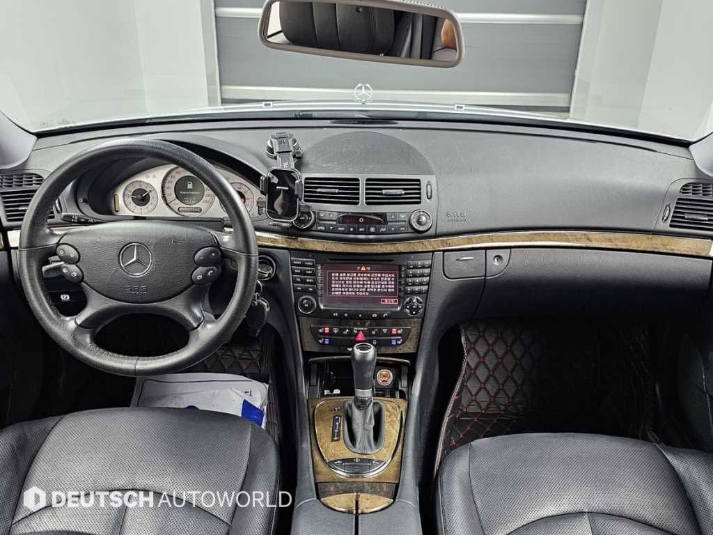 Mercedes-Benz E-Class — photo 07