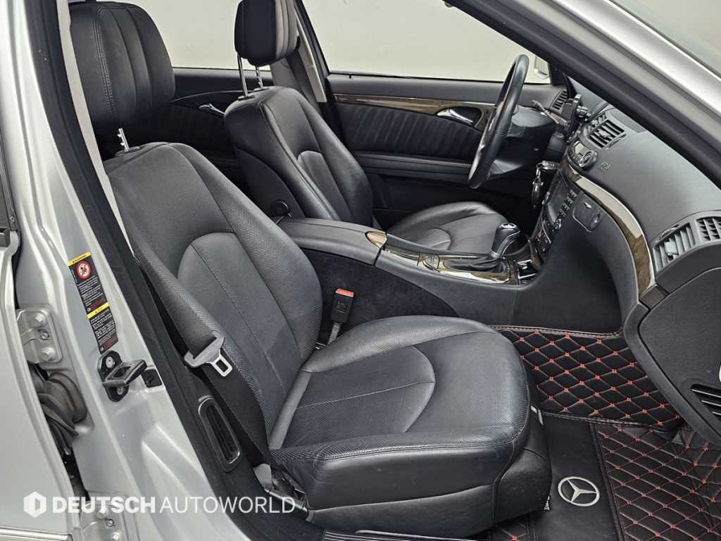 Mercedes-Benz E-Class — photo 10
