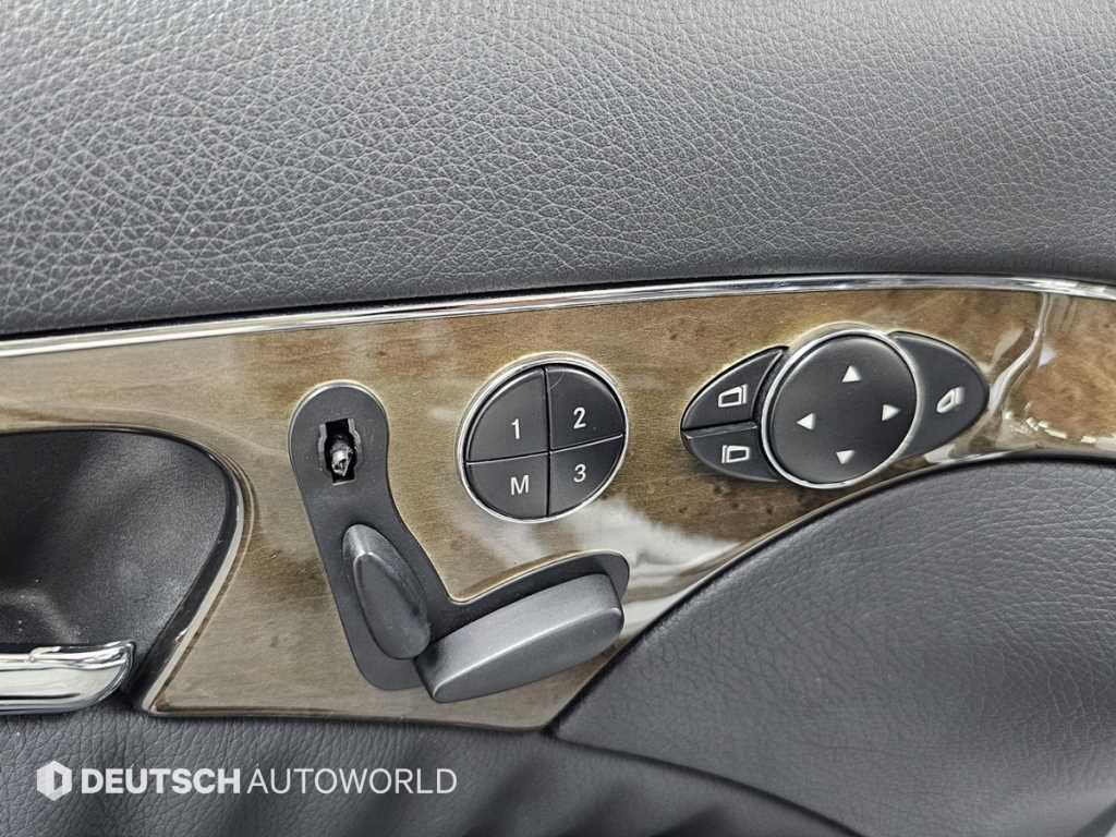 Mercedes-Benz E-Class — photo 15