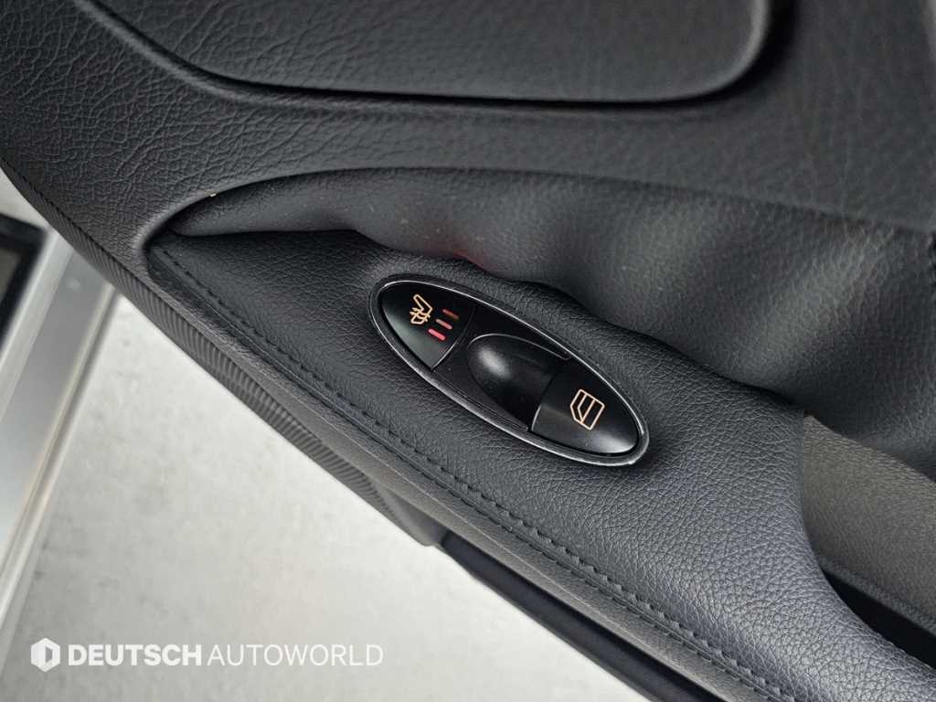 Mercedes-Benz E-Class — photo 16
