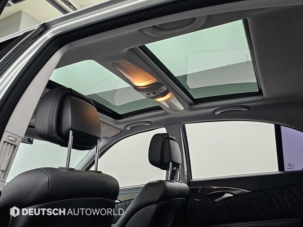 Mercedes-Benz E-Class — photo 18