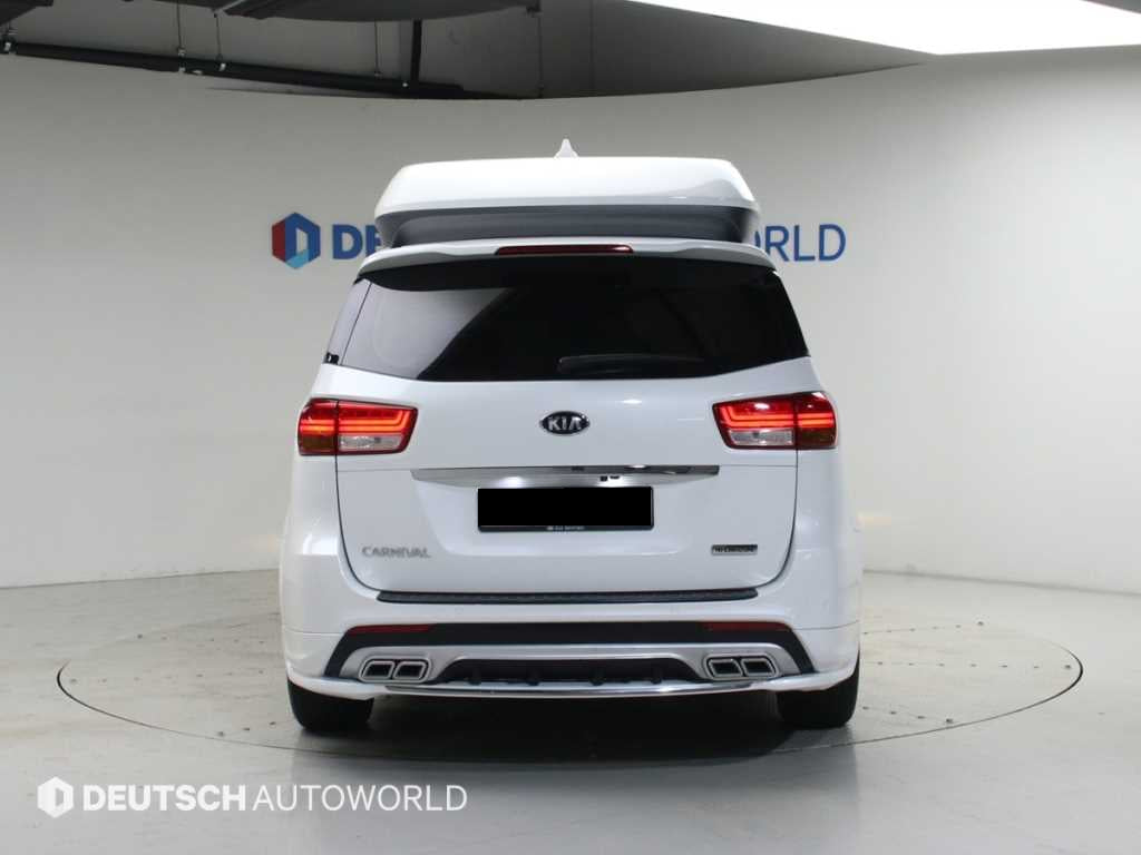 Kia Carnival — photo 04