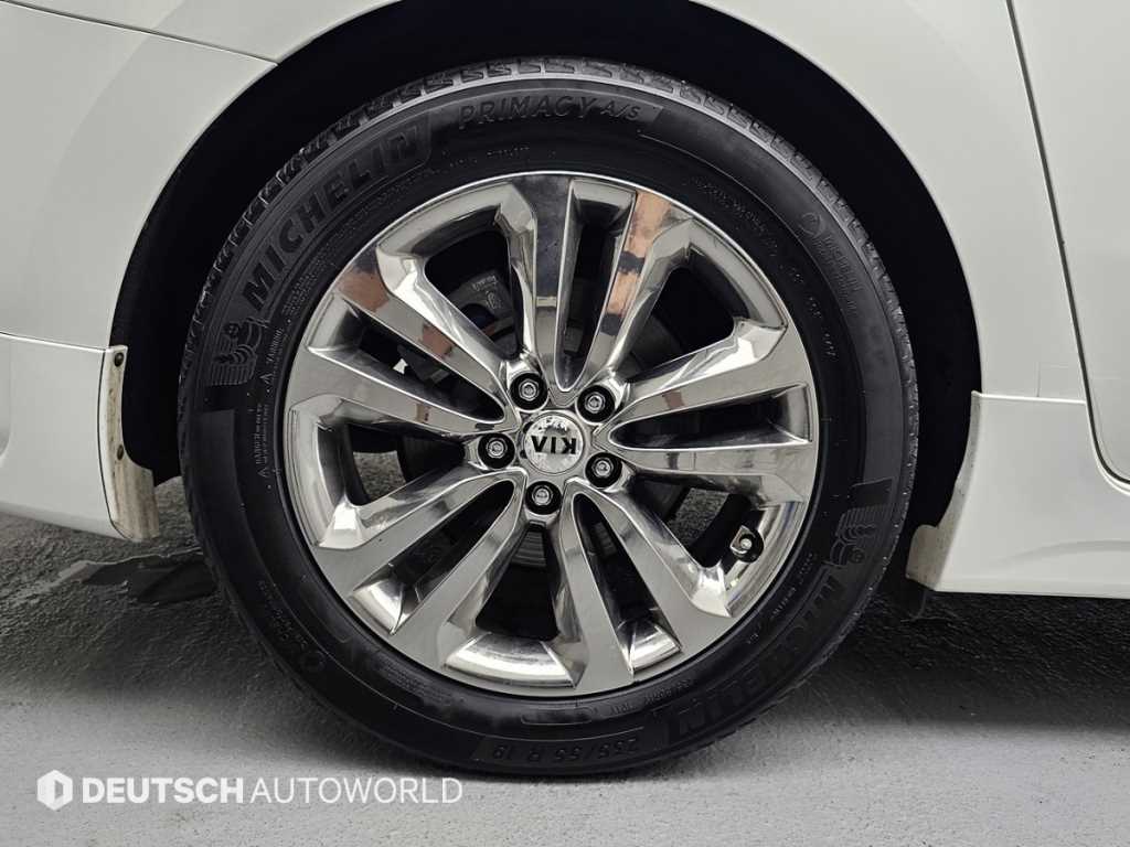 Kia Carnival — photo 05