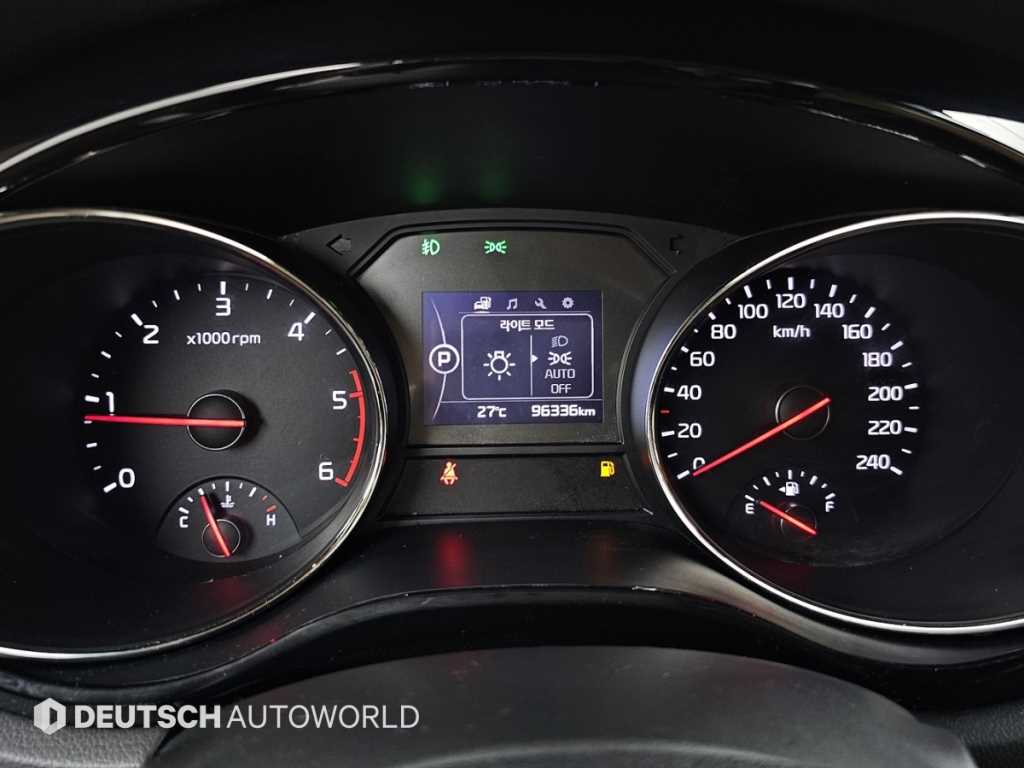 Kia Carnival — photo 08