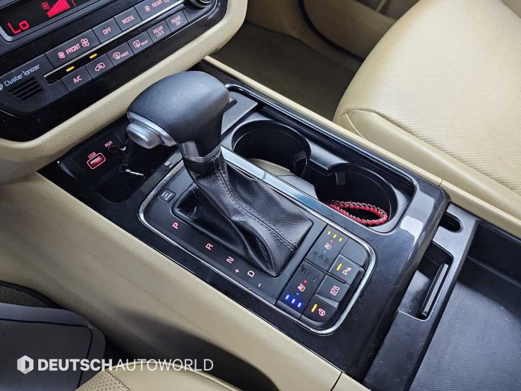 Kia Carnival — photo 09