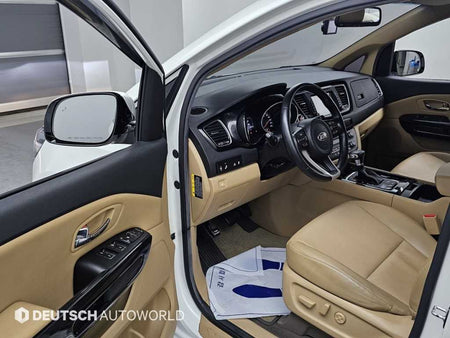 Kia Carnival — photo 11