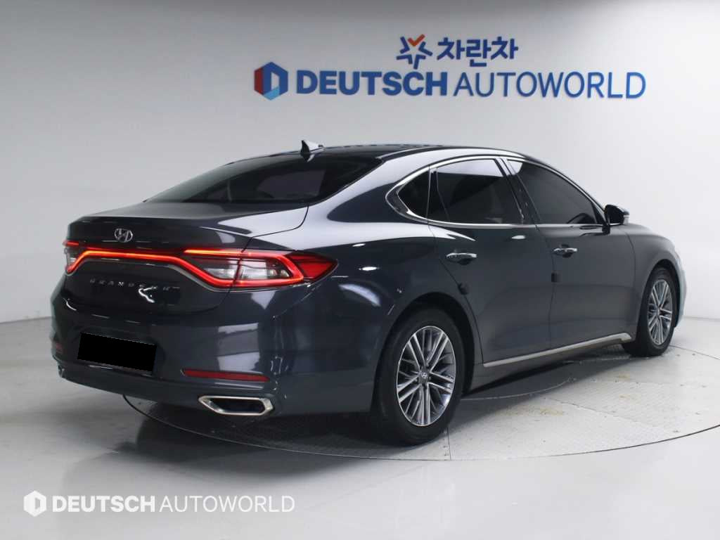 Hyundai Grandeur — photo 02