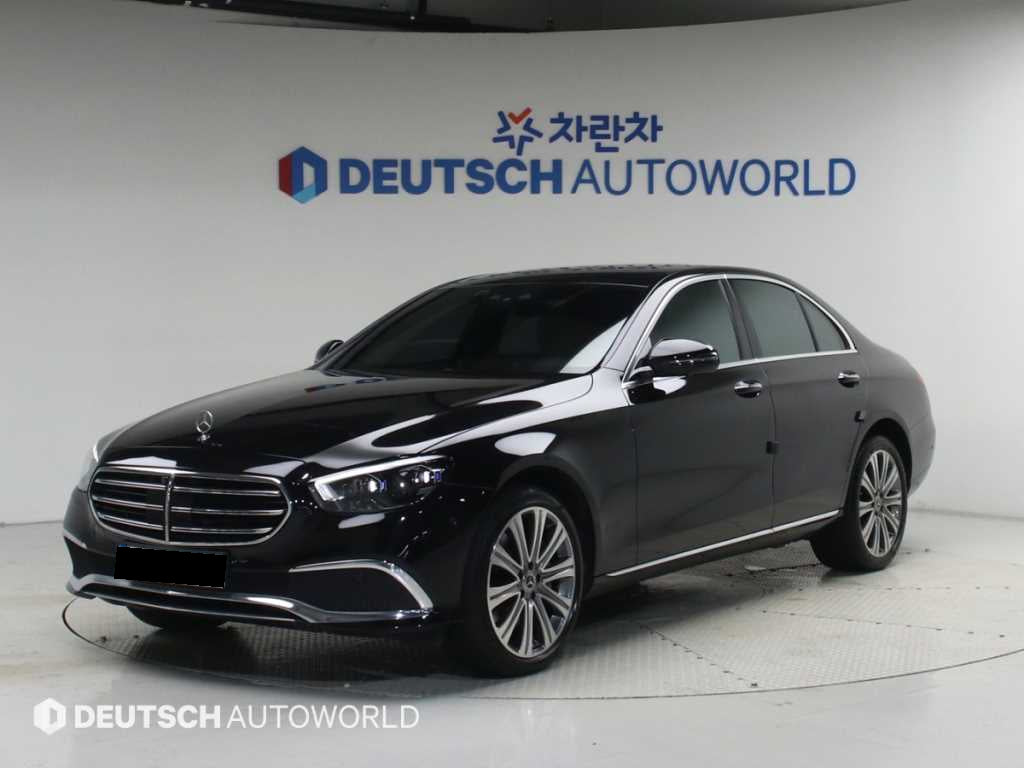 Mercedes-Benz E-Class — photo 02