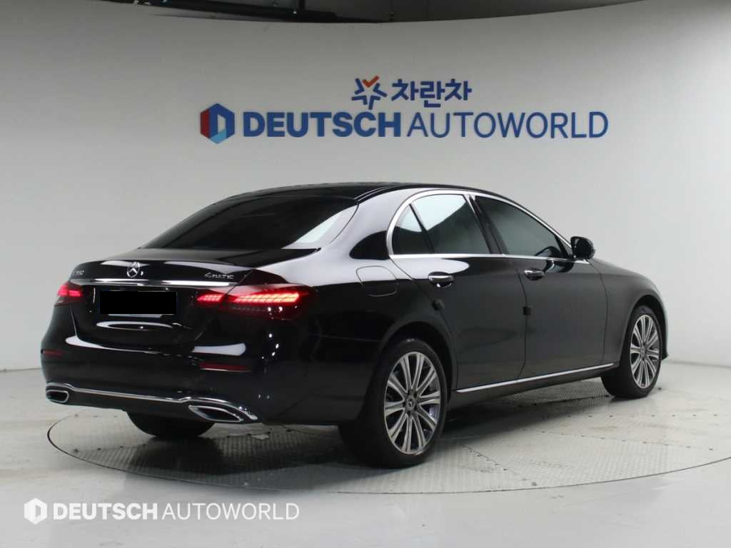 Mercedes-Benz E-Class — photo 03