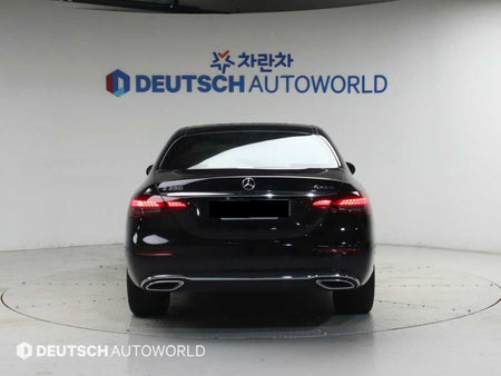 Mercedes-Benz E-Class — photo 05