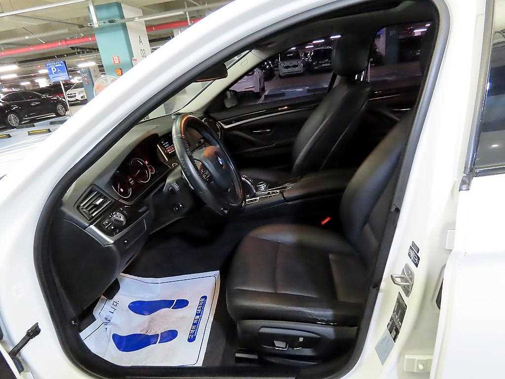 BMW 5-Series — photo 06