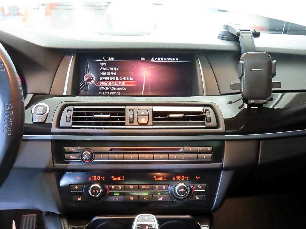 BMW 5-Series — photo 11