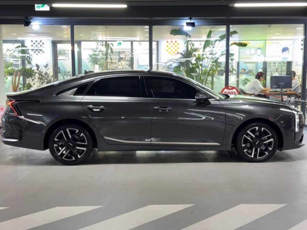 Kia K8 — photo 03