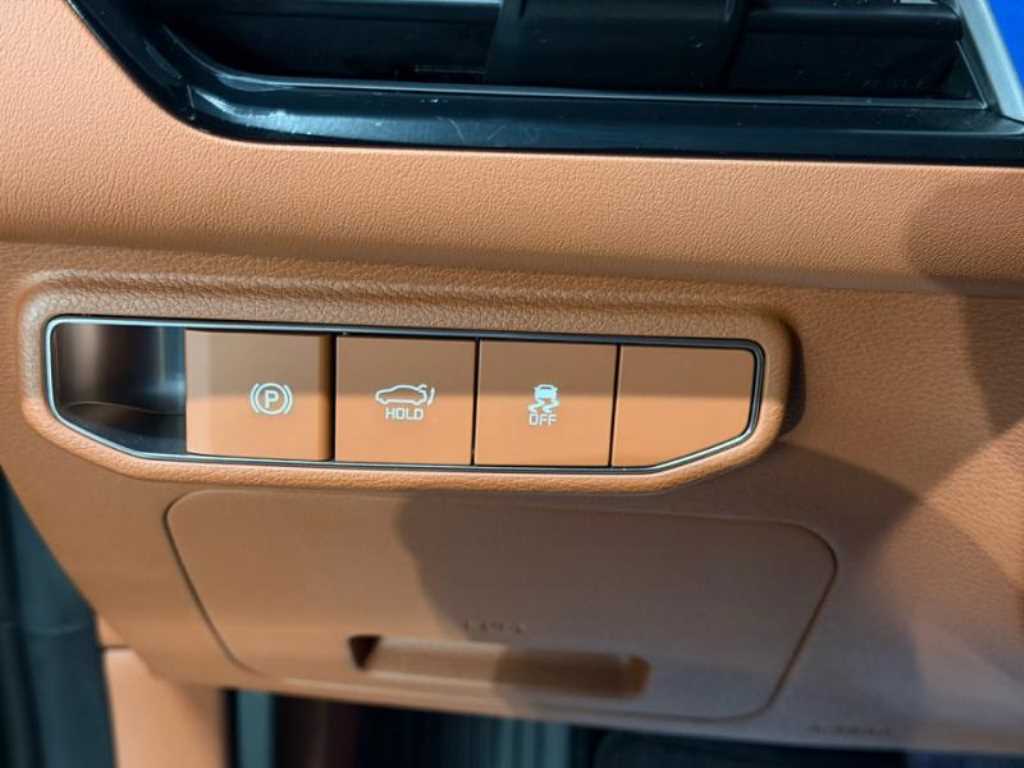 Kia K8 — photo 16
