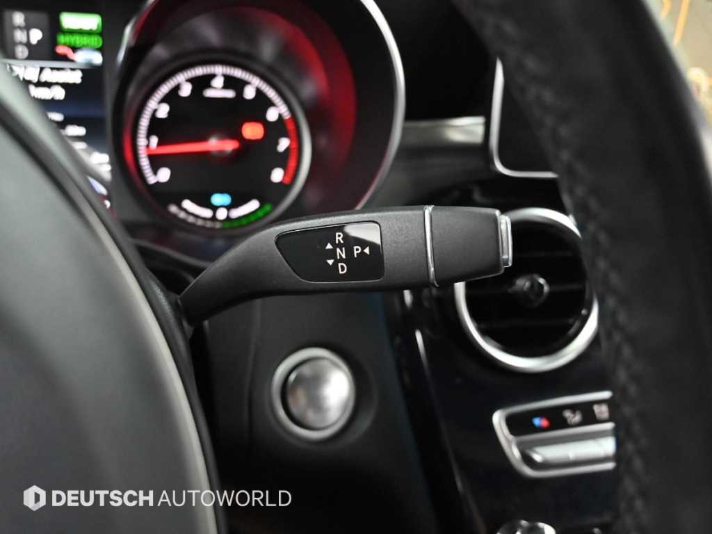 Mercedes-Benz GLC-Class — photo 09
