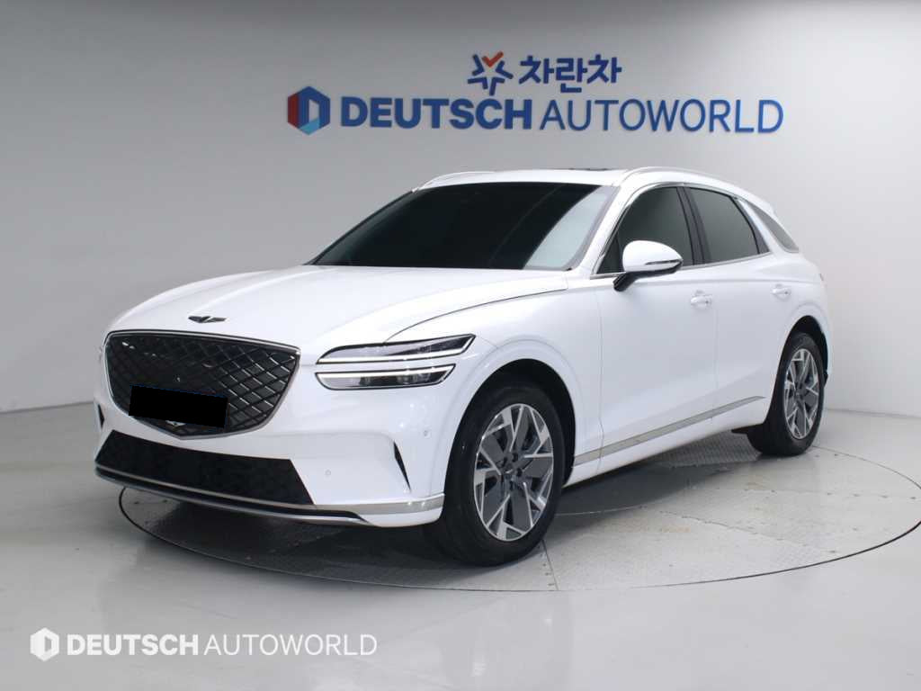 Genesis GV70 — photo 01