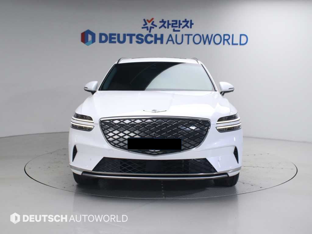 Genesis GV70 — photo 03