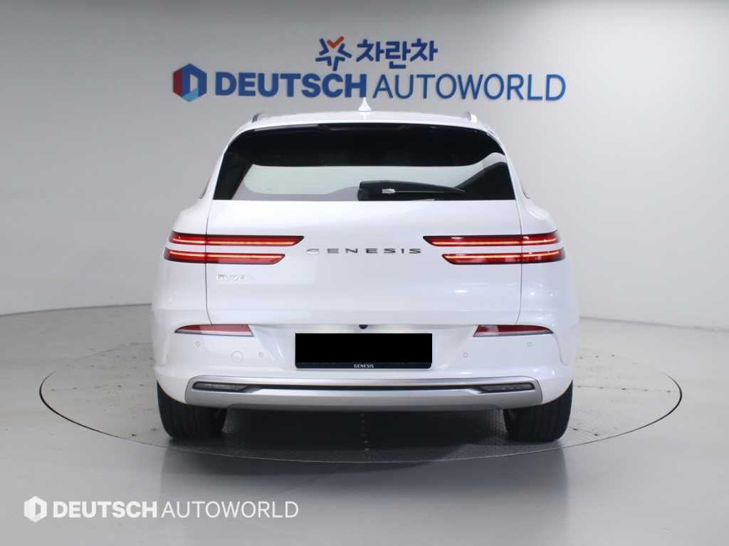 Genesis GV70 — photo 04