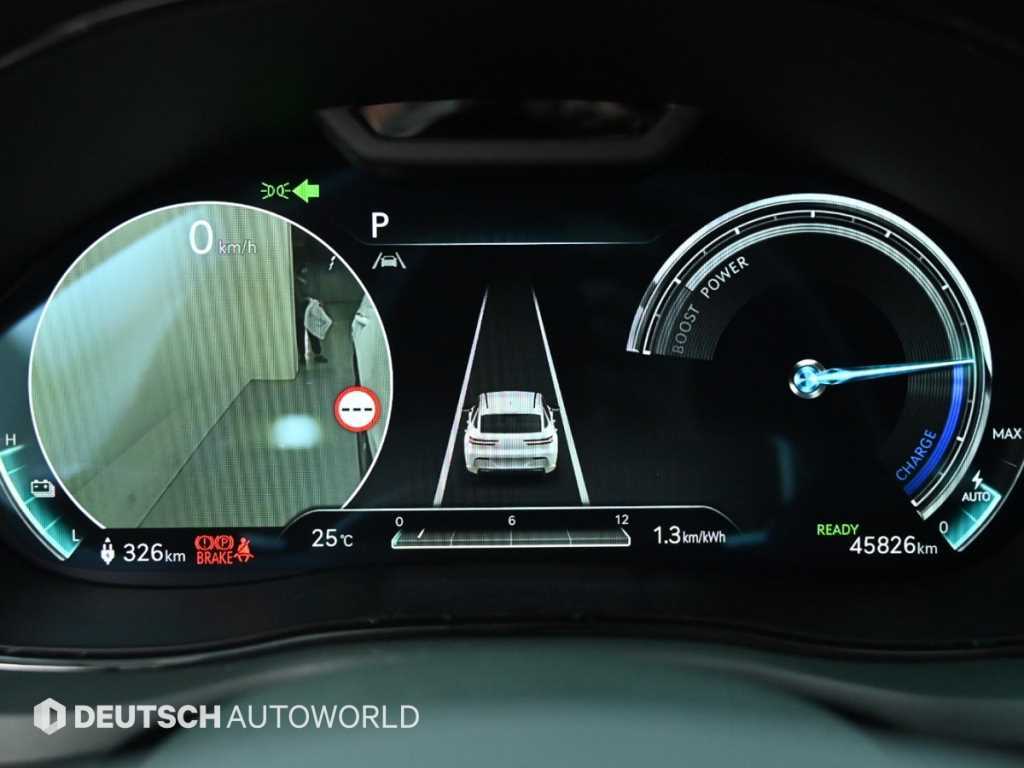 Genesis GV70 — photo 08