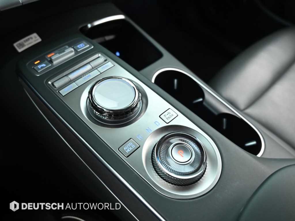 Genesis GV70 — photo 09