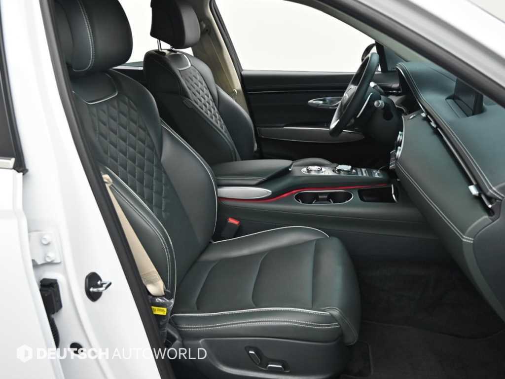 Genesis GV70 — photo 10