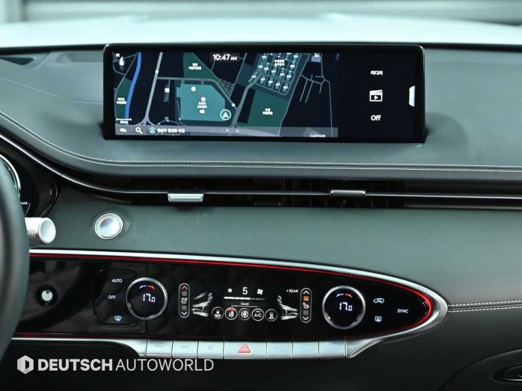 Genesis GV70 — photo 14