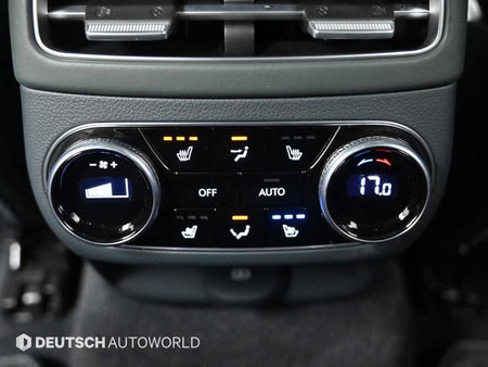 Genesis GV70 — photo 16