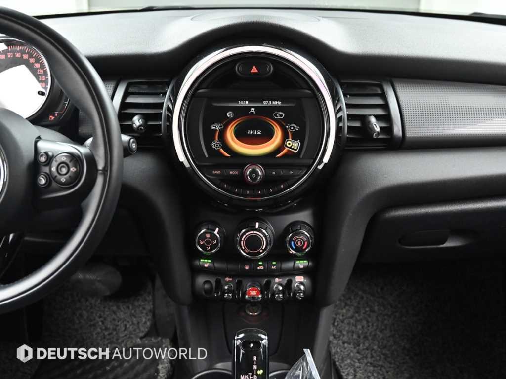 Mini Cooper — photo 14