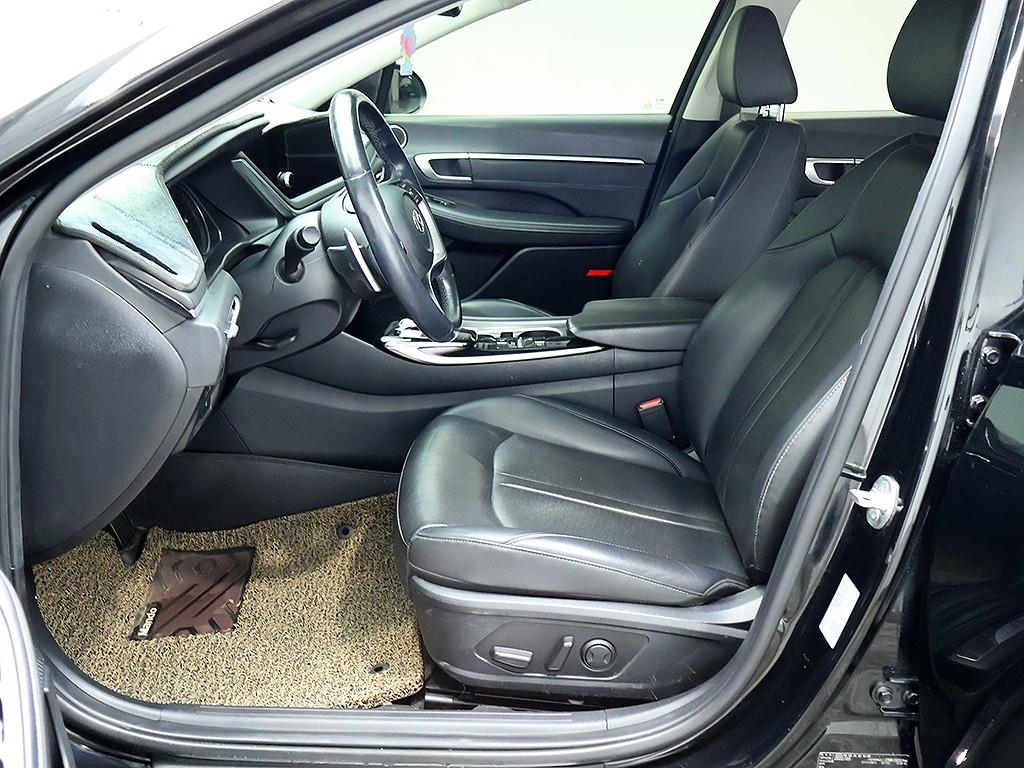 Hyundai Sonata — photo 11