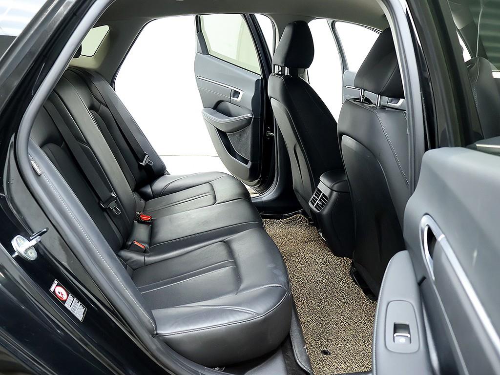 Hyundai Sonata — photo 12