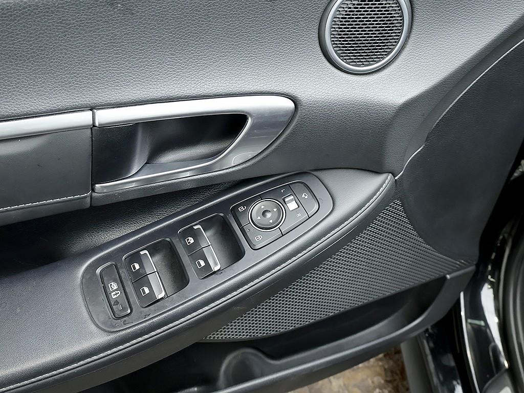 Hyundai Sonata — photo 13