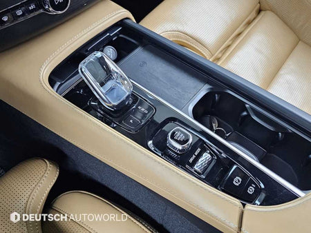 Volvo XC90 — photo 09