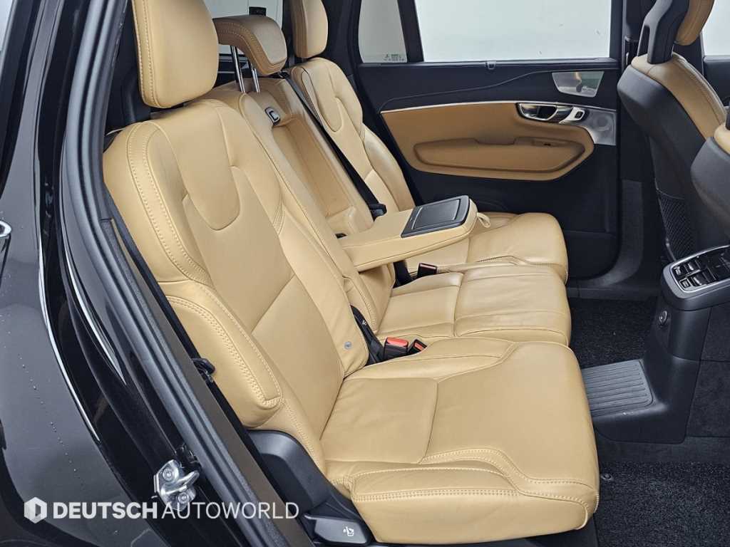 Volvo XC90 — photo 12