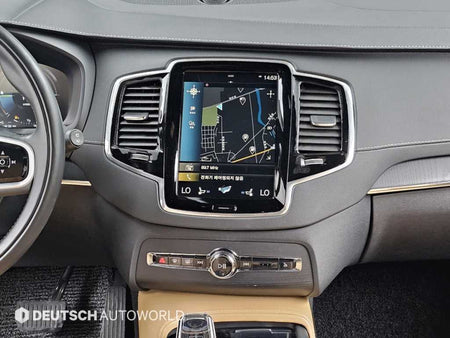 Volvo XC90 — photo 14