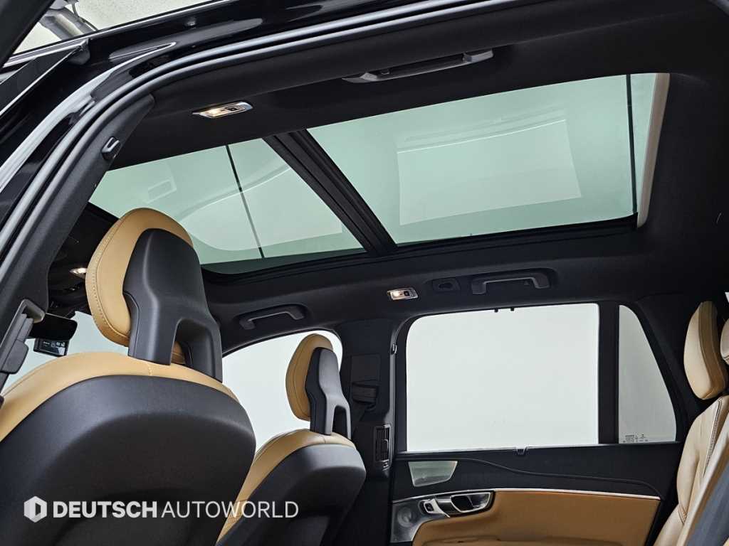 Volvo XC90 — photo 18