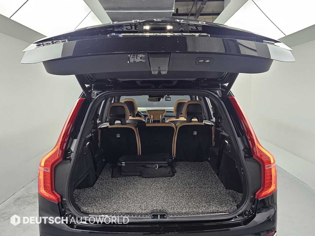Volvo XC90 — photo 19