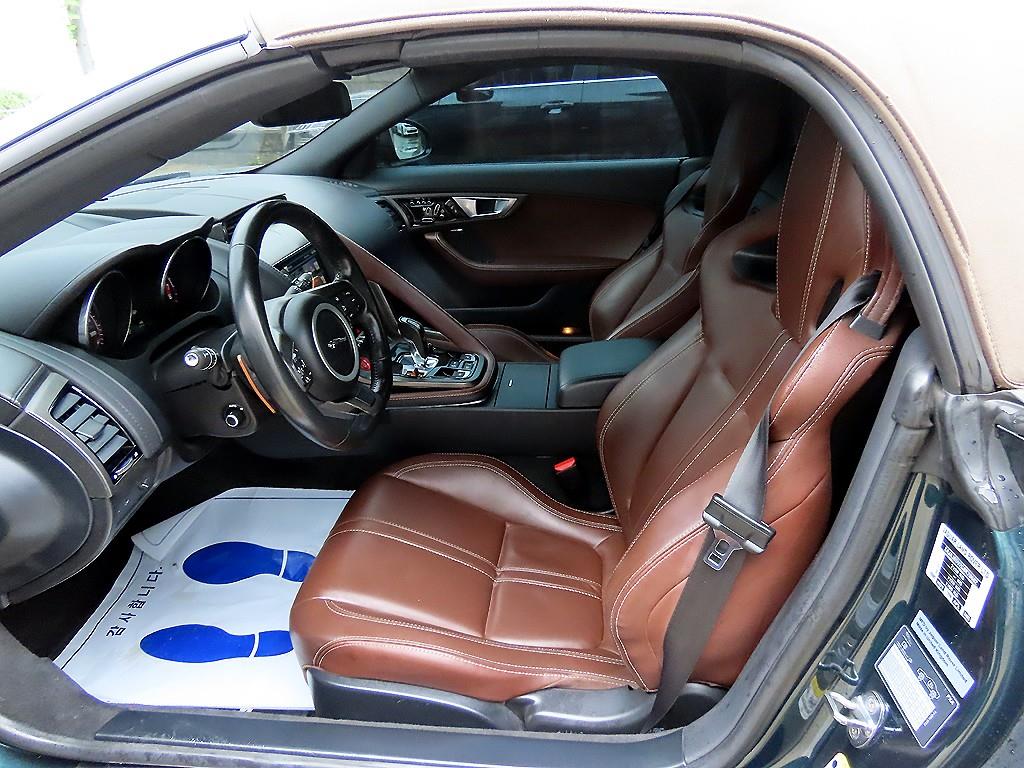 Jaguar F-TYPE — photo 09