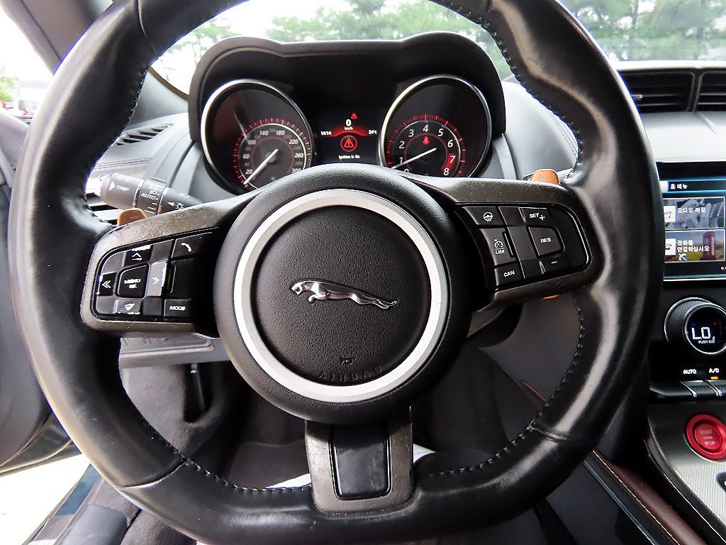 Jaguar F-TYPE — photo 12