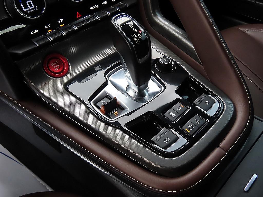 Jaguar F-TYPE — photo 14