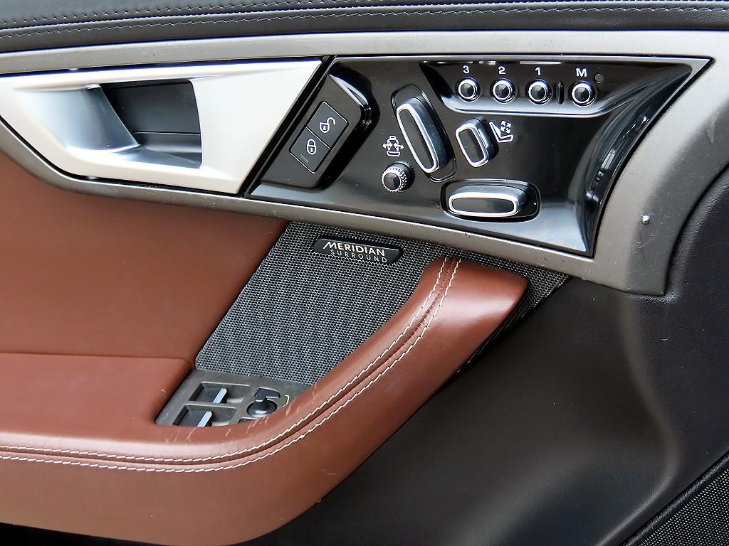 Jaguar F-TYPE — photo 15