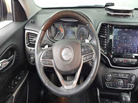 Jeep Cherokee — photo 13