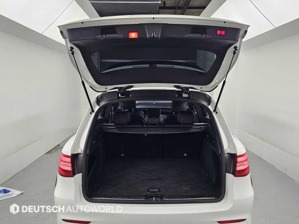 Mercedes-Benz GLC-Class — photo 19
