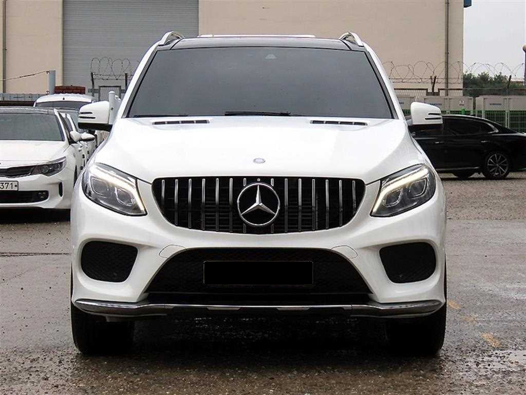 Mercedes-Benz GLE-Class — photo 01