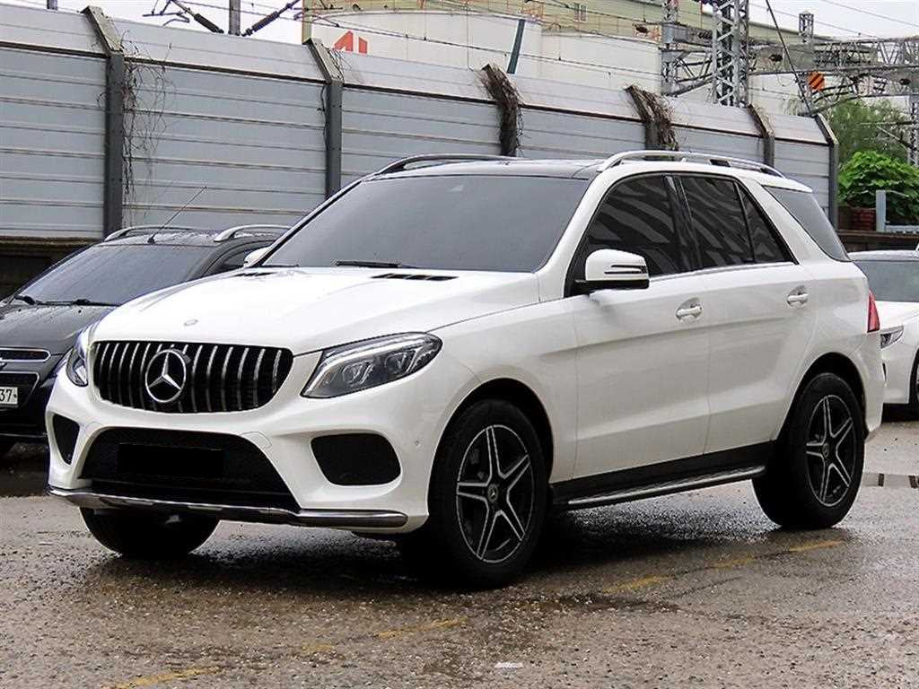 Mercedes-Benz GLE-Class — photo 02