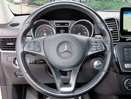 Mercedes-Benz GLE-Class — photo 08