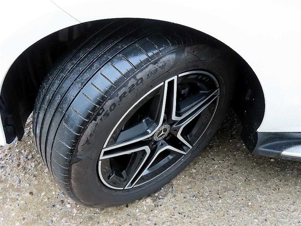 Mercedes-Benz GLE-Class — photo 20