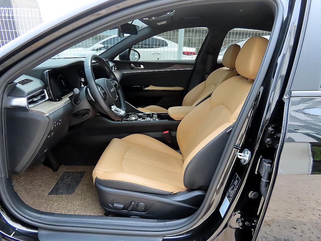 Kia K5 — photo 05