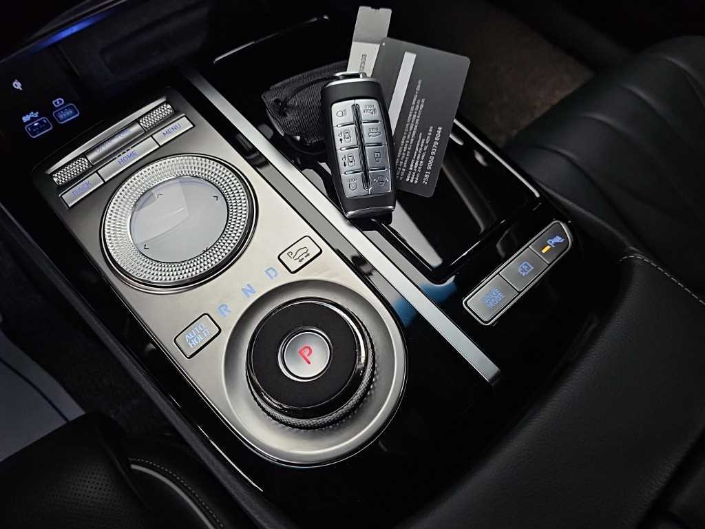 Genesis G80 — photo 08
